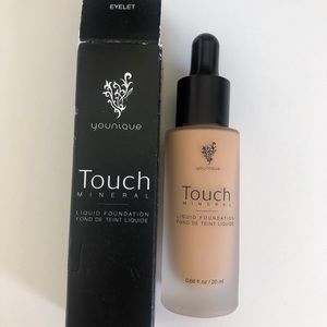 Younique mineral touch liquid foundation